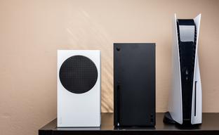 Sony и Microsoft следует продавать PS5 и Xbox Series X|S на аукционе, считает Джон Кармак