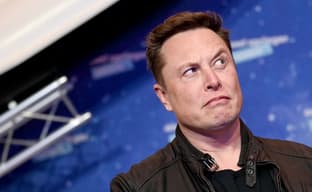 A Elon Musk le sorprendieron las prohibiciones por ropa interior femenina en Elden Ring