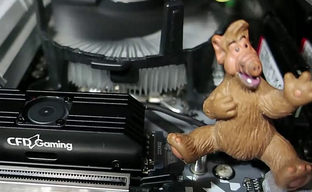 Первый NVMe SSD с вентилятором периодически шумит