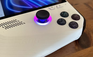 Asus ROG Ally has performance issues. Steam Deck competitor doesn't perform very well