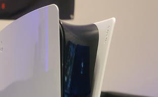 Nueva PlayStation 5 Slim: primeras fotos de la pequeña consola y comparación con la versión normal