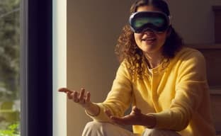 Гарнитуры Apple Vision Pro перепродаются с огромной наценкой