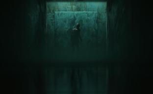 Alan Wake 2: The Lake House структурирована как традиционная игра в жанре хоррор-выживания