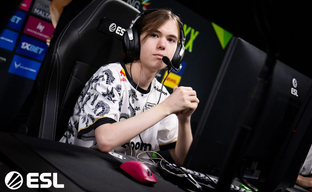 17-летнего россиянина признали лучшим игроком года в Counter-Strike 2, он стал самым молодым топ-1 HLTV. Второе место тоже занял киберспортсмен из РФ