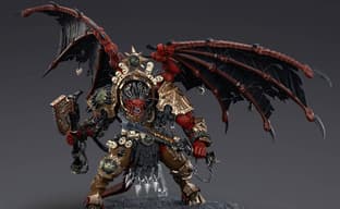 Демон-принц Кхорна на пороге: JoyToy открыла предзаказ на фигурку Ангрона из Warhammer 40,000
