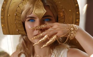 Muad'Dib's Biographer: Model Showcases Princess Irulan Corrino Cosplay from the "Dune" Universe