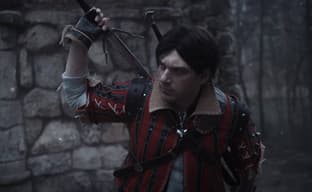 Monster Hunter: Cosplayer Appears as Eskel from The Witcher 3: Wild Hunt