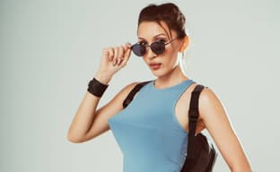All by the Book: Cosplayer Transforms into Classic Lara Croft from Tomb Raider Game