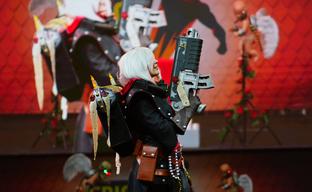 Sister of Battle: Fan Showcases Argenta Cosplay from Warhammer 40,000: Rogue Trader