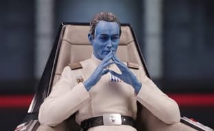 Sideshow Collectibles muestra el desempaquetado y el montaje de la estatua del Gran Almirante Thrawn de "Star Wars"