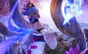 Cosplayer presents Evelynn from League of Legends in "Spirit Blossom" skin