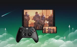 Un periodista informa sobre el próximo lanzamiento de Xbox Cloud Gaming gratuito con publicidad