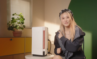 Sin exclusivas: una chica de China ensambla la consola universal Ningtendo PXBOX 5 con PlayStation 5, Xbox Series X y Nintendo Switch 2