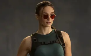 Tomb Raider Voice Actress Praises Sophie Turner as Lara Croft