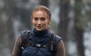 Sophie Turner se moja bajo la lluvia en imágenes del rodaje de la serie Tomb Raider