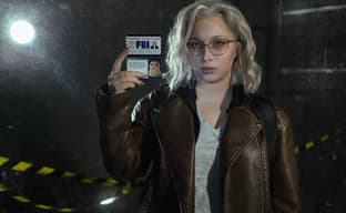 Modelo muestra el cosplay de Grace Ashcroft de Resident Evil Requiem: analista técnica del FBI en acción