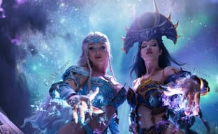 Cosplayers embody Shar and Selûne from Baldur's Gate 3 - the sister goddesses of the "Forgotten Realms"