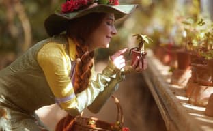 Cosplayer embodies Mirabel Garlick - Herbology Professor from Hogwarts Legacy