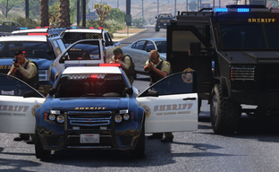 El modder de GTA V refuerza la policía: rediseña la IA, añade perros de servicio y vehículos