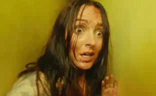 A24 прояснила ситуацию с удалением фан-арта по «Закулисью реальности» после вмешательства Кейна Парсонса