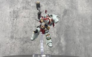 JoyToy mostró el unboxing de la figura del campeón de los Intercesores de Asalto de los White Scars de Warhammer 40,000: Space Marine 2