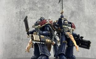 JoyToy showed an unboxing of "Night Lords" Contemptor Terminators figures from Warhammer: The Horus Heresy