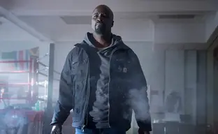 "Ya no sabes en qué año estás": Mike Colter compara el regreso al papel de Luke Cage con una anomalía temporal