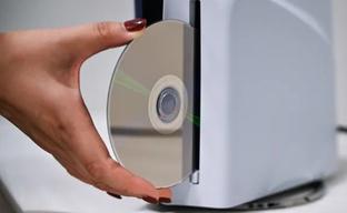 Моддер научил PS5 запускать игры с дисков PS2 – на очереди обратная совместимость с PS3