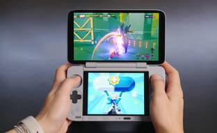 En la portátil con dos pantallas Ayaneo Pocket DS se jugó simultáneamente a Zenless Zone Zero y Honkai: Star Rail