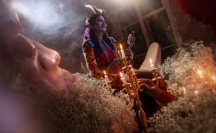 Bardo del Bosque Esmeralda: cosplayer encarna a Alfira de Baldur's Gate 3