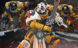 Médico de campo de Warhammer: The Horus Heresy: JoyToy abre el pedido anticipado de la figura del Apotecario de los Puños Imperiales