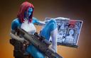 Комсомолка, шпионка и просто красавица: Sideshow Collectibles показала распаковку и сборку статуи Мистик из Marvel