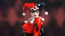 Sideshow Collectibles показала распаковку и сборку статуи Харли Квинн в классическом костюме