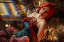 Cosplayer presenta a Triss de The Witcher 3: Wild Hunt en un baile de máscaras en la mansión Vegelbud