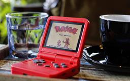 Powkiddy planea lanzar una versión actualizada de la consola retro portátil plegable V90 - Rumor
