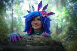 Un camaleón curioso: una cosplayer encarna a Neeko de League of Legends