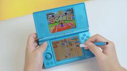 ¡Listos los lápices táctiles!: Anbernic muestra el unboxing de la consola portátil de doble pantalla RG DS