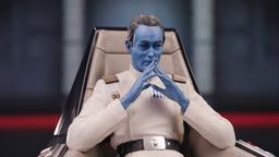 Sideshow Collectibles muestra el desempaquetado y el montaje de la estatua del Gran Almirante Thrawn de "Star Wars"