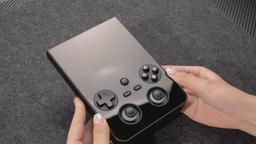 Anbernic muestra el unboxing de la RG 477V: una consola portátil con panel frontal de cristal