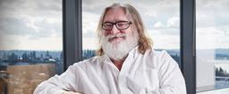 Почему Гейб Ньюэлл был прав: как Microsoft проиграла битву за сердца ПК-игроков и преклонила колено перед Steam