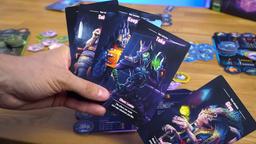 El juego de mesa "Comerciantes de las Sombras" llegó a Russia: deduccion, farol e intrigas en una sola caja
