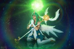 La cosplayer apareció en la imagen de la Guardiana Estelar Soraka de League of Legends