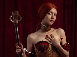 La modelo mostró un cosplay de Sabrina Glevissig del juego The Witcher 2: Assassins of Kings