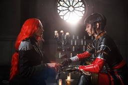 Los cosplayers dieron vida a las imágenes del comerciante independiente y Kibellah de Warhammer 40,000: Rogue Trader - Tarot del Emperador
