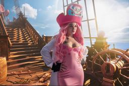Cosplayer encarna a Charlotte Linlin del universo One Piece: la insaciable Big Mom