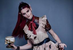 Cosplayer muestra el proceso de creación del disfraz de doncella drukhari de Warhammer 40,000