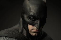 Inart mostró una figura del Caballero Oscuro de la película "Batman v Superman: Dawn of Justice"