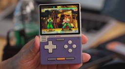 Ayaneo anunció Konkr Pocket Block: una consola retro portátil sin joysticks