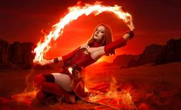 Cosplayer encarna la imagen de Lina de Dota 2: una hechicera de fuego con un alma ardiente