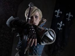 Cosplayer encarna a Bianca de The Witcher 2: Assassins of Kings, la guerrera del escuadrón "Blue Stripes"
